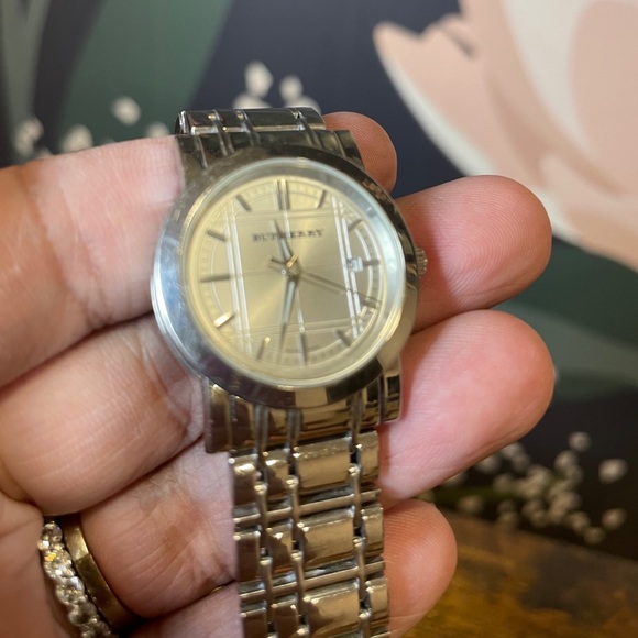 Burberry Checked Watch - Picture 2 of 10